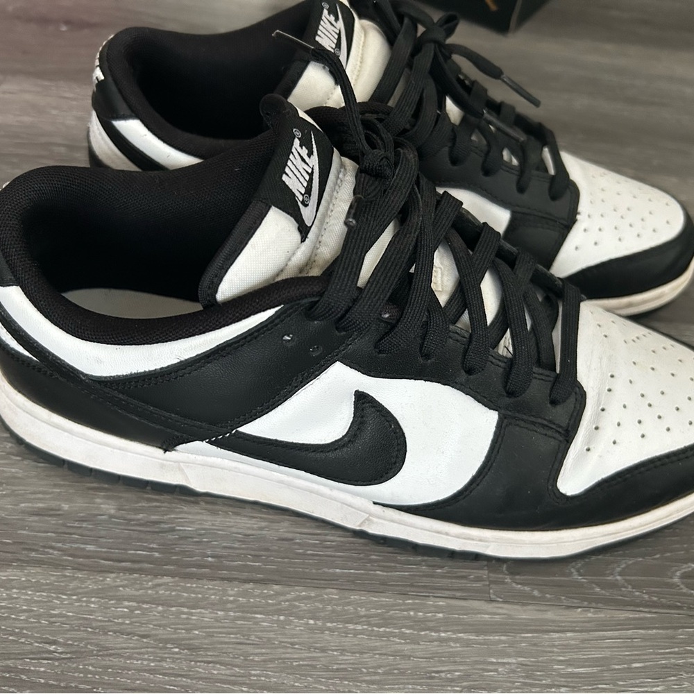 Nike Classic Black and White Low-Tops